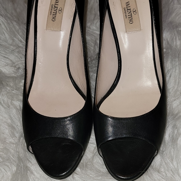 Valentino Garavani Shoes - Preloved Valentino Heels